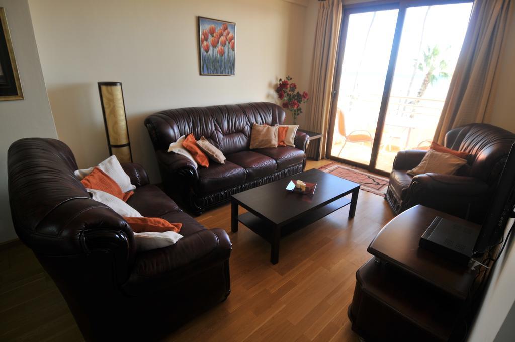 Ithaki Phinikoudes Apartment No. 202 ラルナカ 部屋 写真